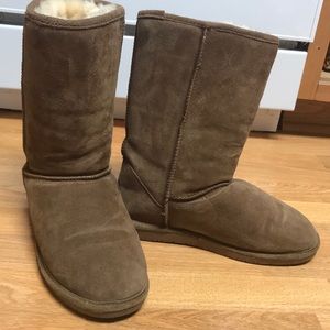 BearPaw Tan Boots